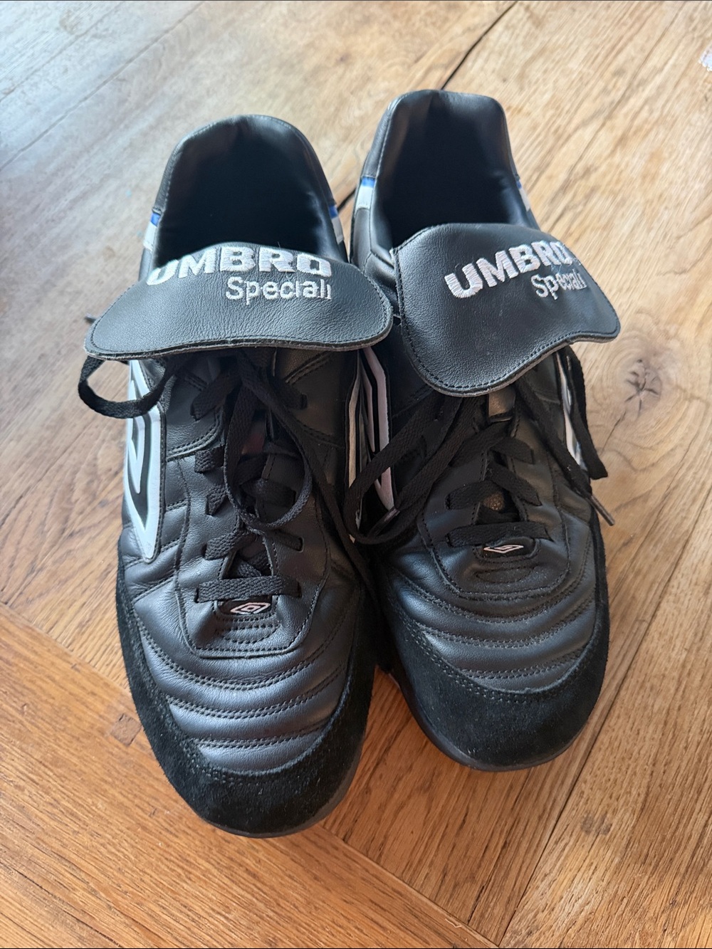 Umbro Speciali Turf Shoes Size 11.5